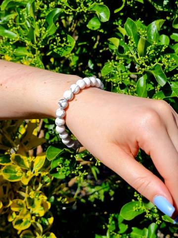 HOWLITE